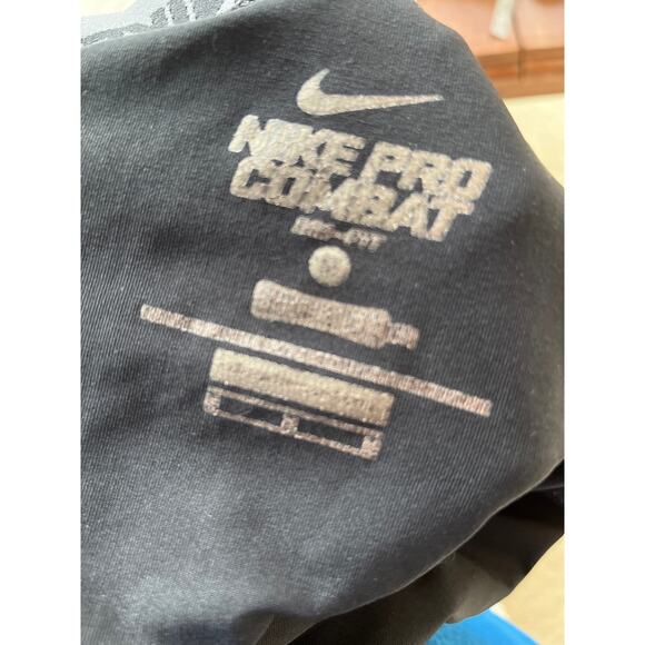 Nike Pro Combat Dri Fit Shorts Women’s Size Medium - Picture 6 of 7